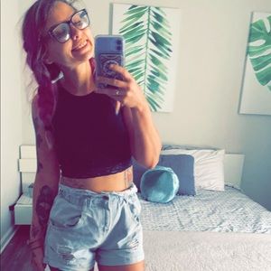 Meet your Posher, Courtney